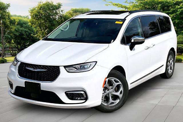 Used 2023 Chrysler Pacifica Limited FWD image 12