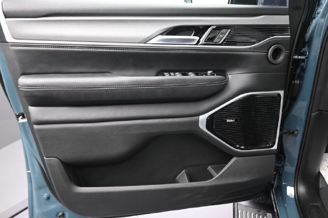 New 2026 Jeep Grand Wagoneer Limited AWD/4WD image 26