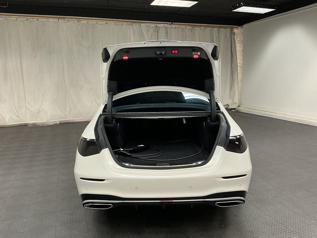 Used 2023 Mercedes-Benz S 580e 4MATIC Sedan image 32