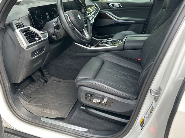 Used 2025 BMW X5 xDrive50e w/ Executive Package AWD/4WD image 9