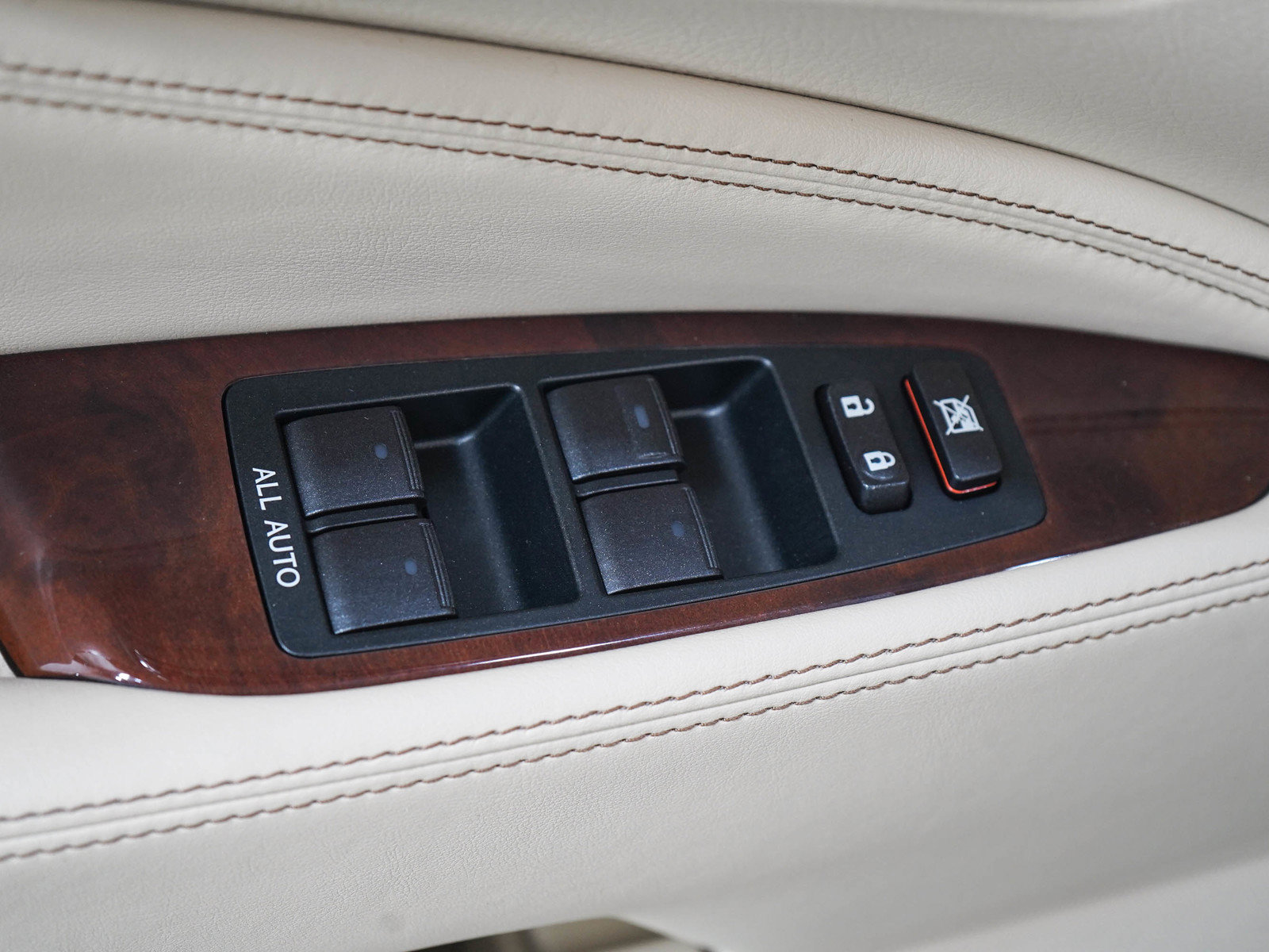 Used 2015 Lexus LS 460 w/ Comfort Package RWD image 19