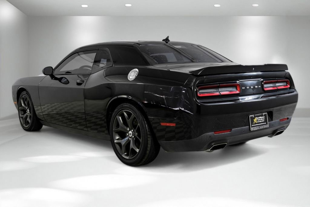 Used 2018 Dodge Challenger SXT Plus image 8