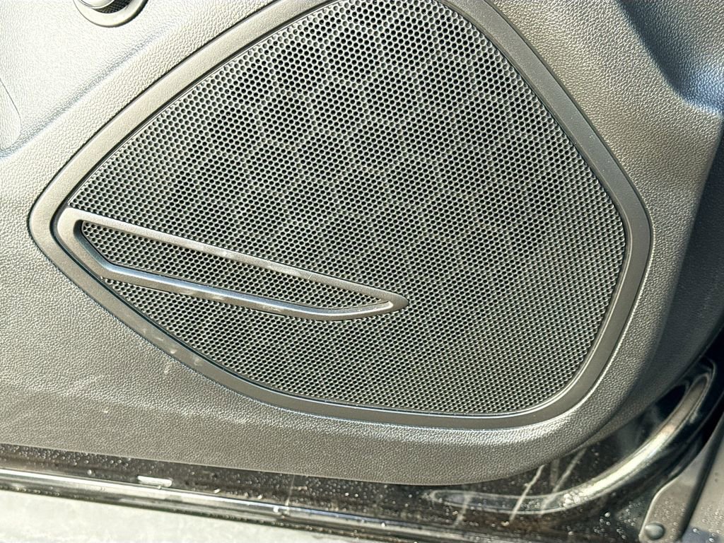 Used 2023 Buick Envision Essence w/ Sport Touring Package image 18