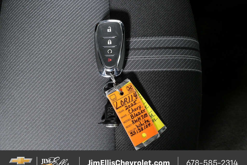 Certified 2025 Chevrolet Blazer LT FWD image 23