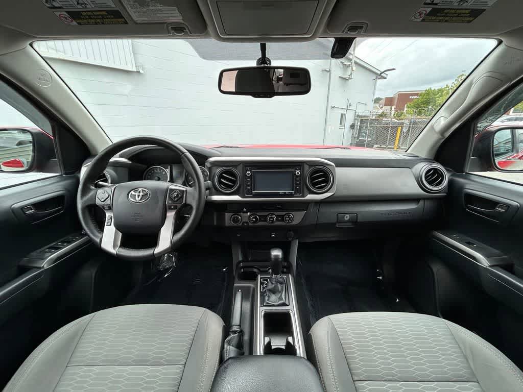 Used 2016 Toyota Tacoma SR5 w/ SR5 Appearance Package (SN) AWD/4WD image 10