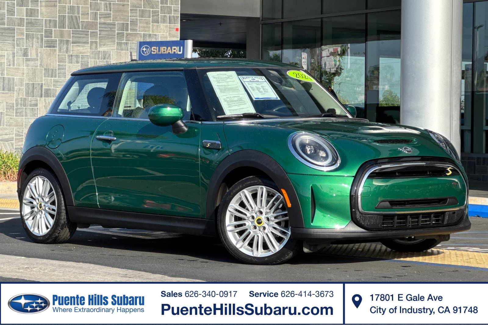 Used 2024 MINI Cooper SE FWD image 1