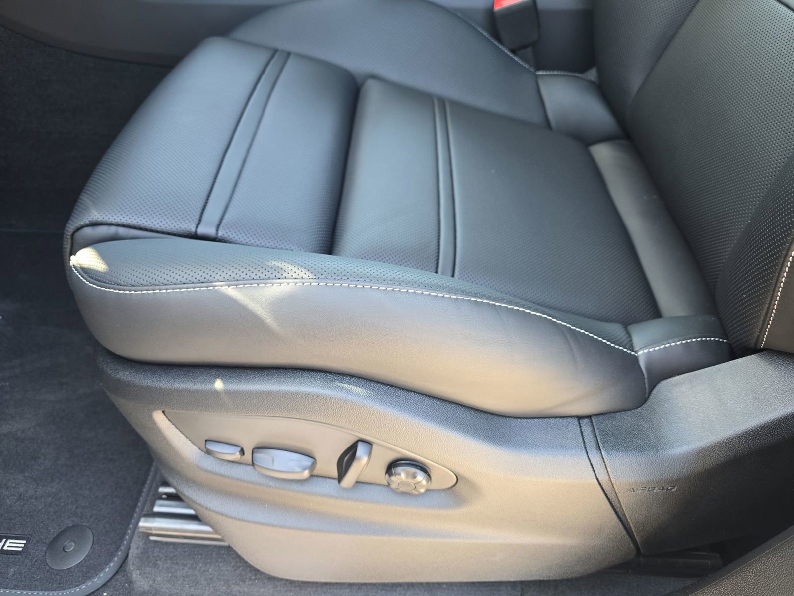 New 2026 Porsche Cayenne S AWD/4WD image 14