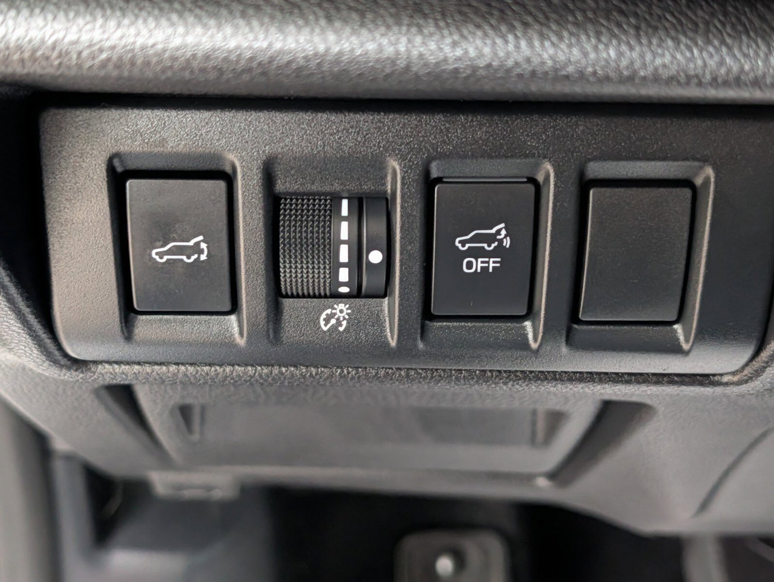 Used 2024 Subaru Outback Premium AWD/4WD image 9