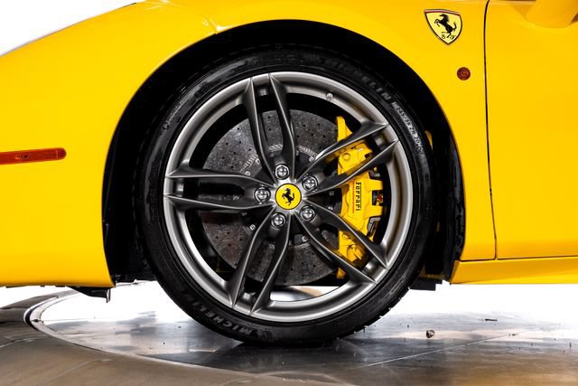 Used 2019 Ferrari 488 Spider RWD image 18