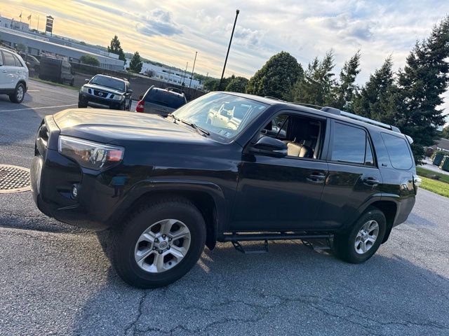 Used 2024 Toyota 4Runner SR5 Premium w/ Moonroof Package AWD/4WD image 4