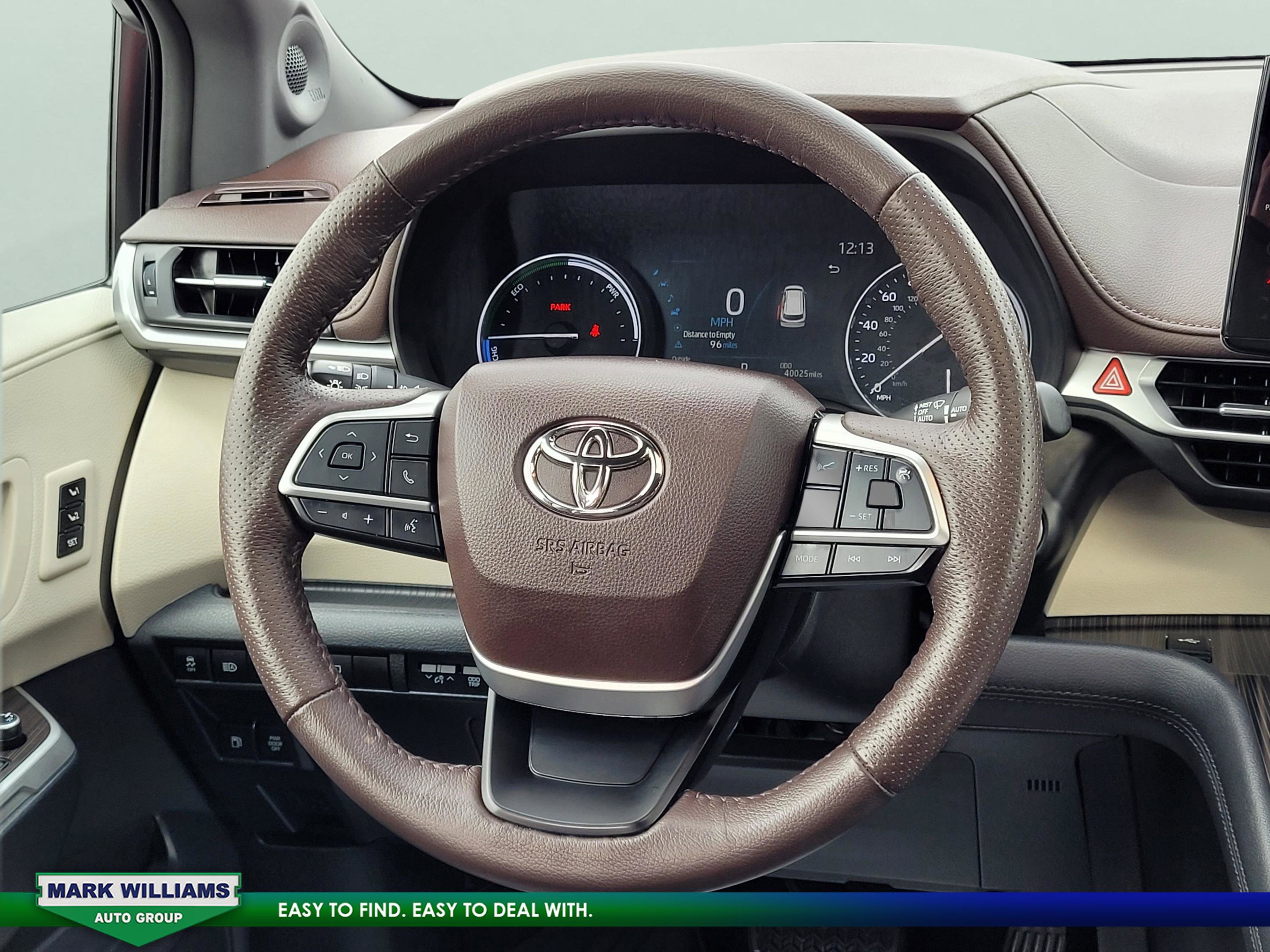 Used 2021 Toyota Sienna Platinum image 12