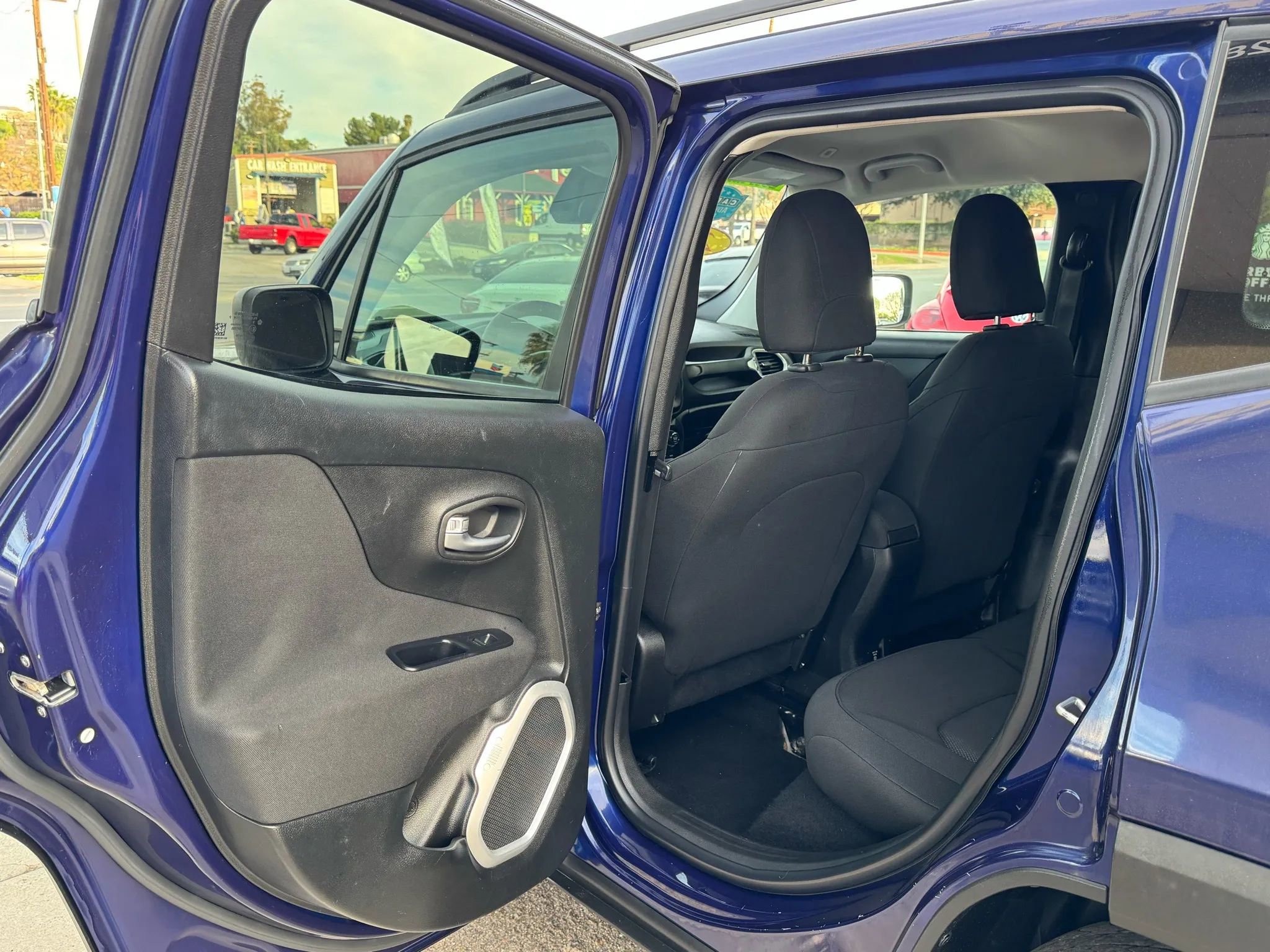 Used 2018 Jeep Renegade Sport w/ Power & Air Group FWD image 16