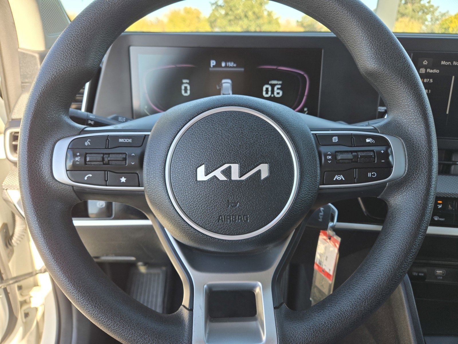 Used 2024 Kia Sportage LX image 25