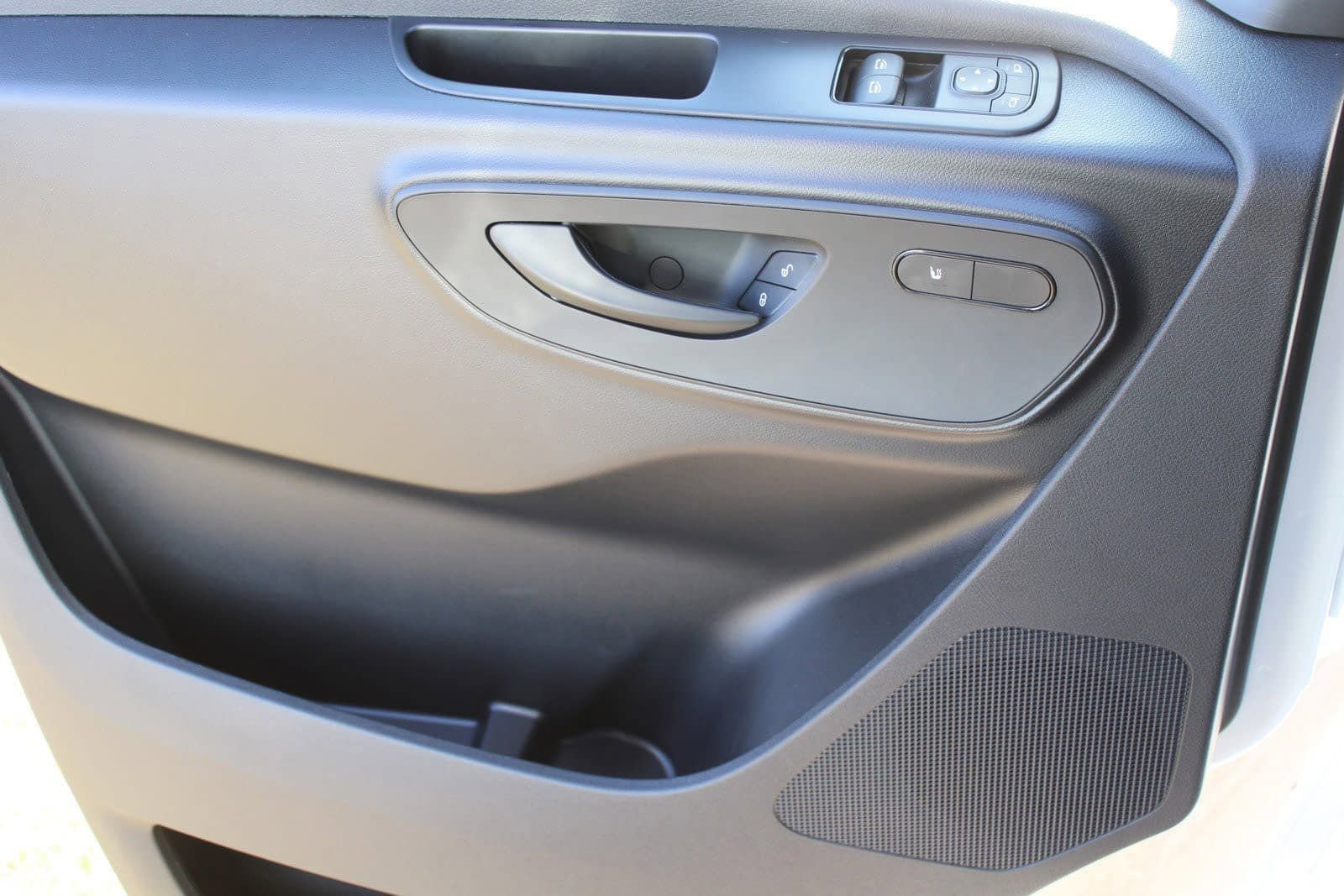 Used 2025 Mercedes-Benz Sprinter 2500 image 15