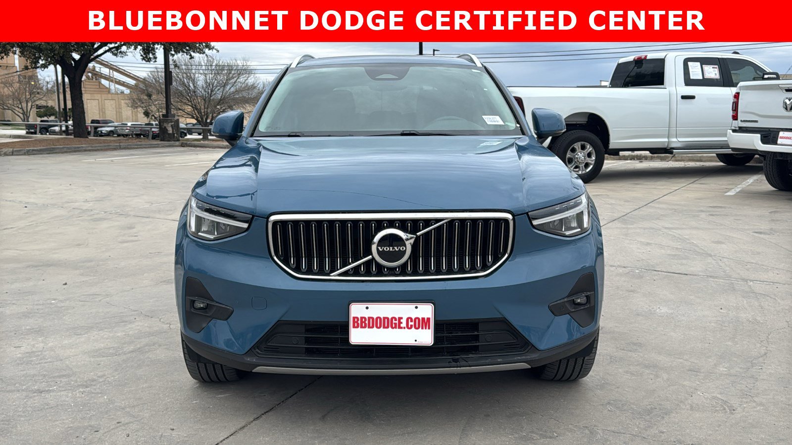 Used 2023 Volvo XC40 B5 Plus w/ Protection Package Premier image 2