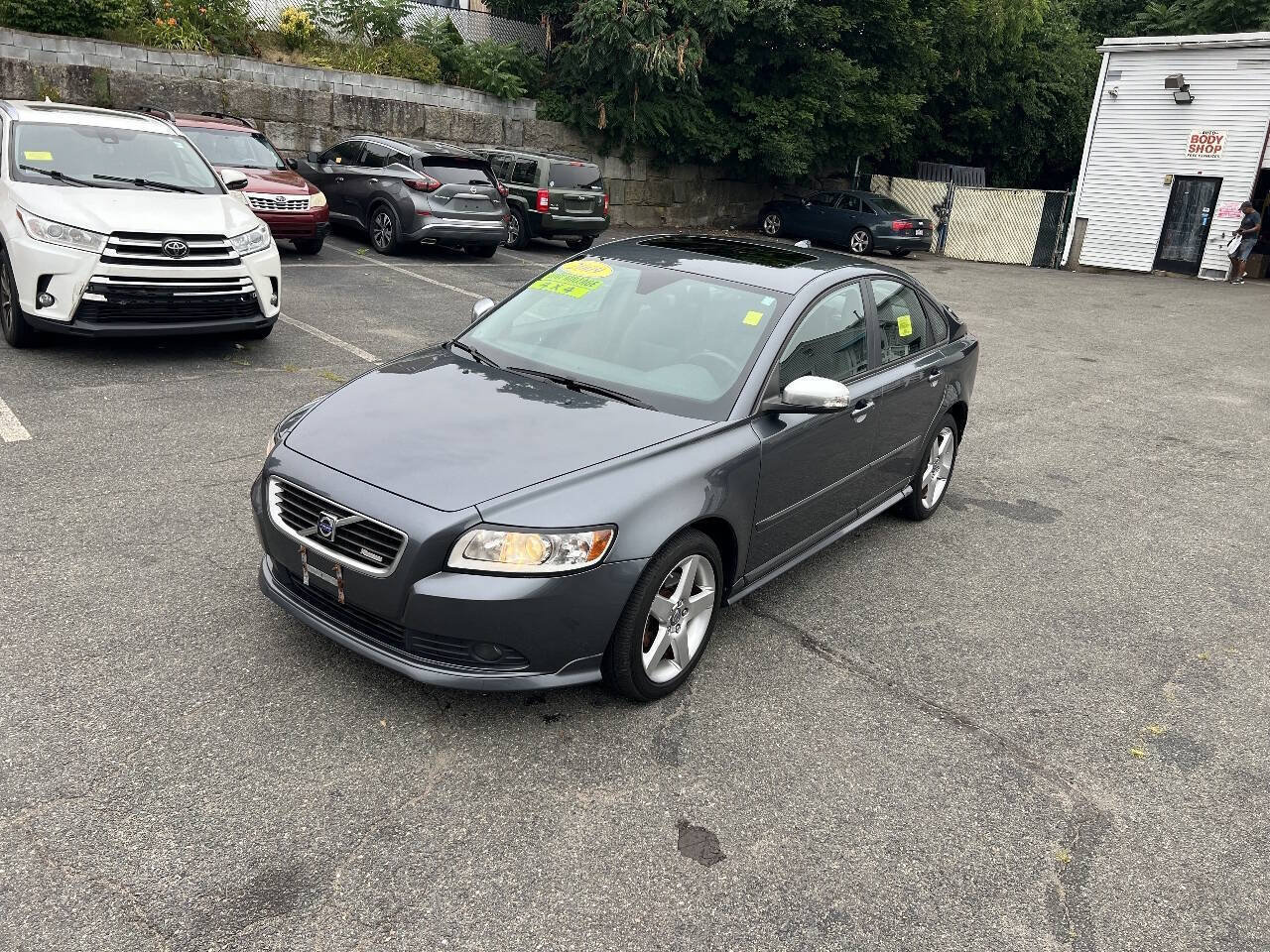 Used 2009 Volvo S40 T5 R-Design AWD/4WD image 2