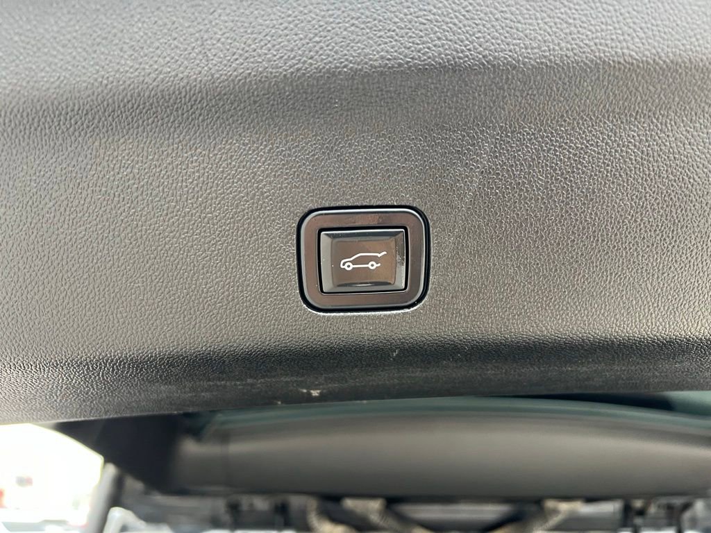 Used 2021 Chevrolet Suburban High Country w/ Premium Package 2 image 28