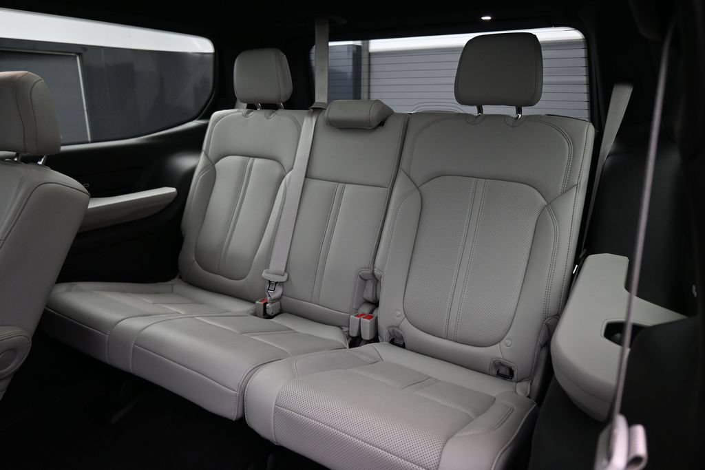 Used 2025 Jeep Wagoneer Series III w/ Premium Group I AWD/4WD image 25