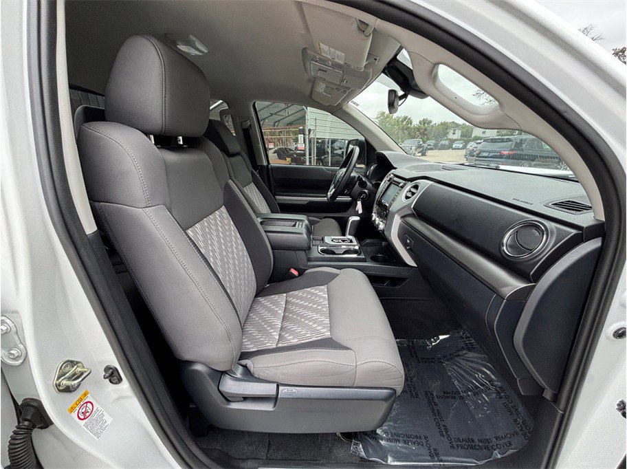 Used 2018 Toyota Tundra SR5 w/ SR5 Upgrade Package image 34