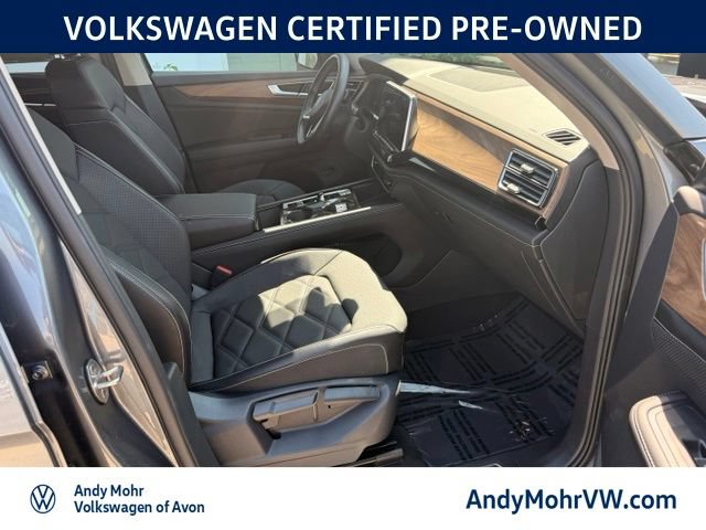 Used 2024 Volkswagen Atlas SE w/ Black Wheel Package AWD/4WD image 17