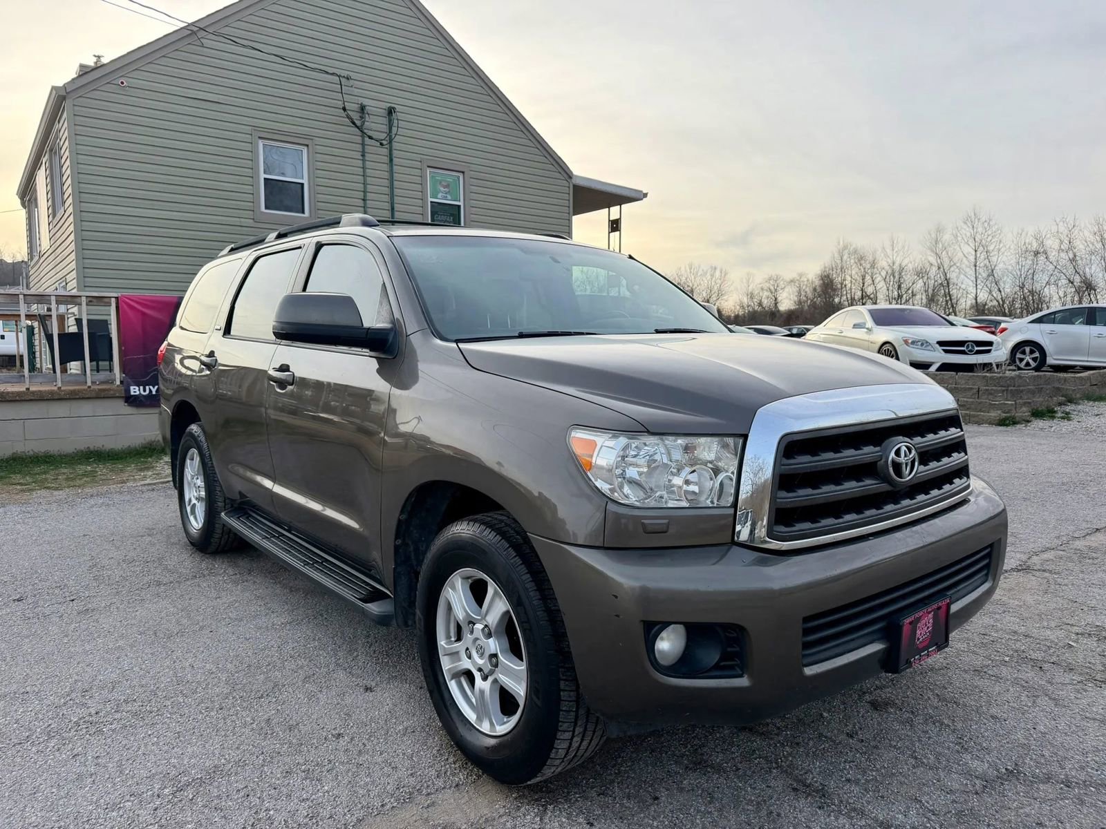 Used 2013 Toyota Sequoia SR5 w/ Premium Pkg image 3