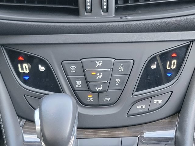 Used 2020 Buick Envision Essence FWD image 29