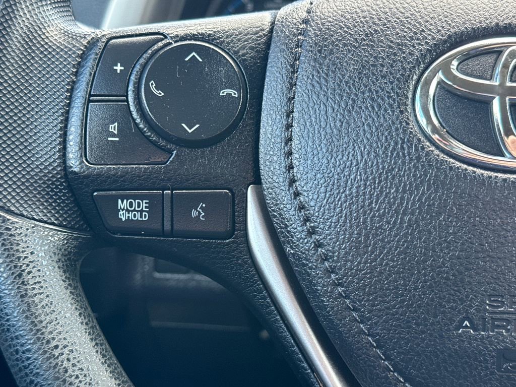 Used 2018 Toyota RAV4 LE w/ All Weather Liner Package AWD/4WD image 19