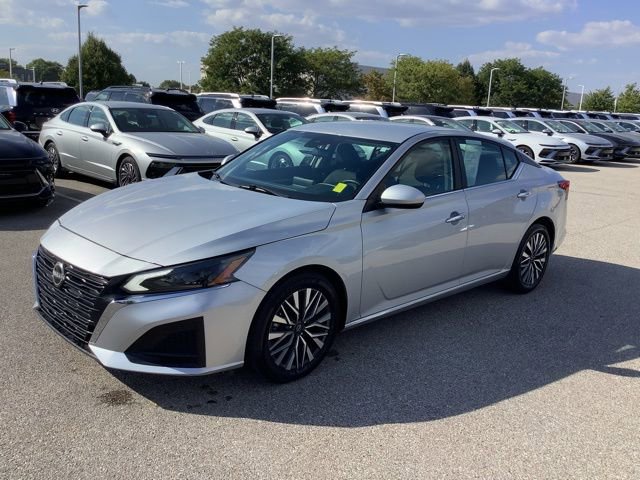 Used 2023 Nissan Altima 2.5 SV