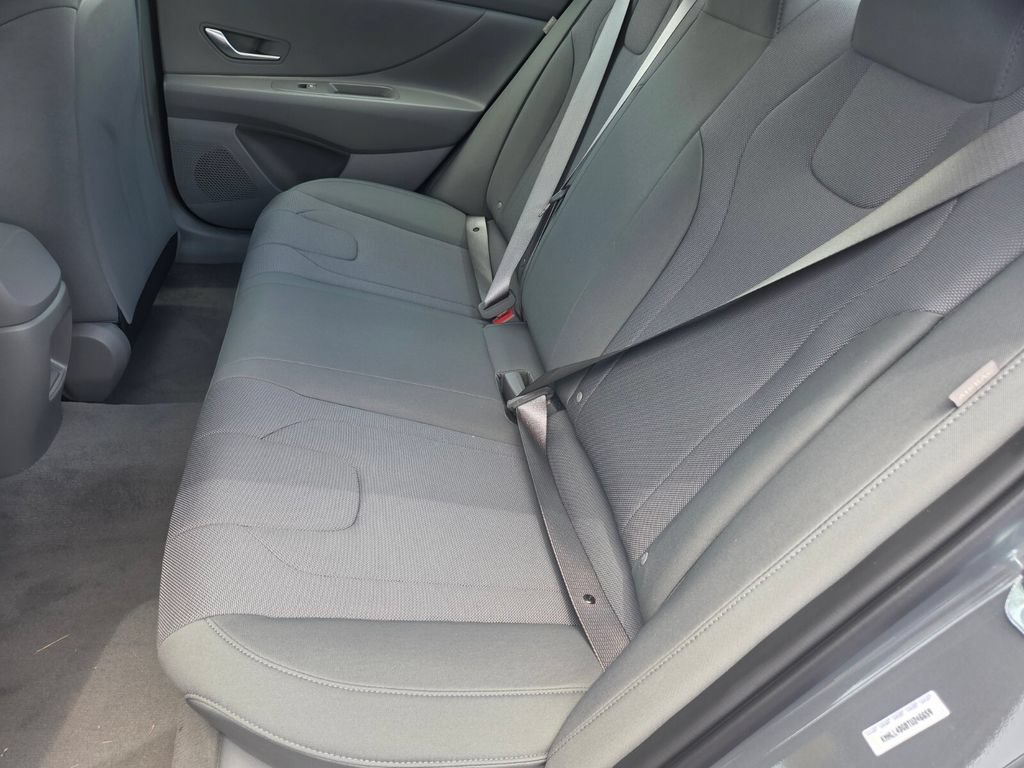Used 2026 Hyundai Elantra SE FWD image 22