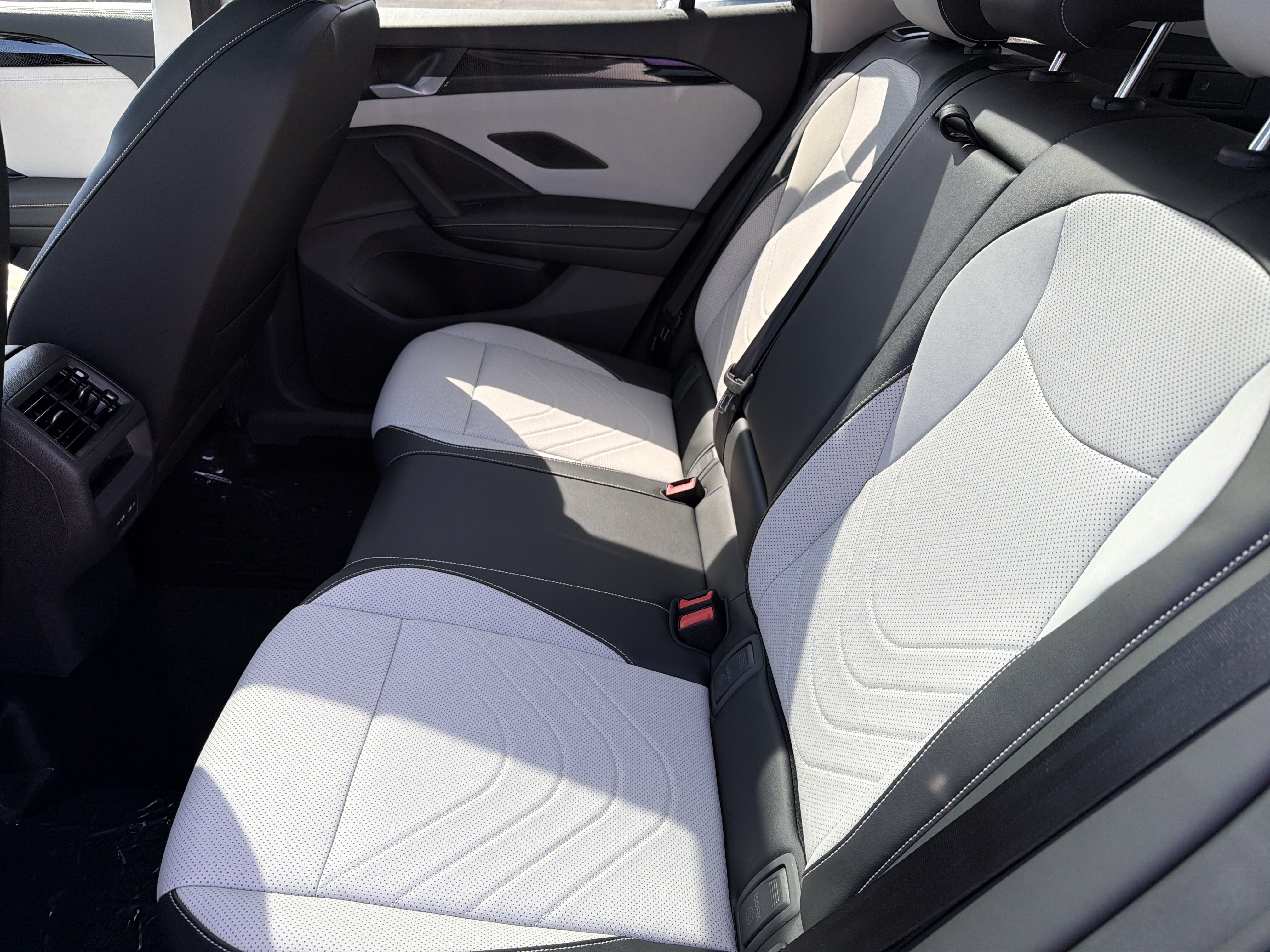 New 2026 Volkswagen Tiguan SE AWD/4WD image 24