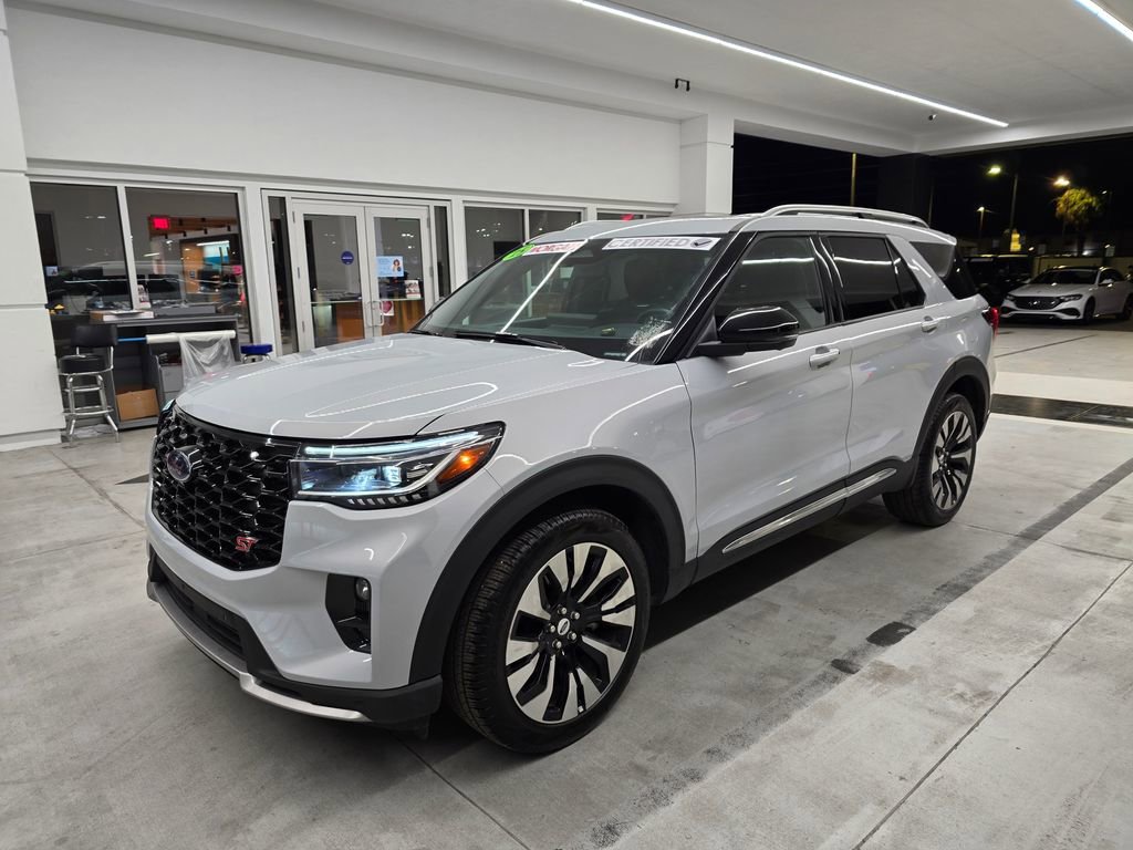 Used 2025 Ford Explorer Platinum w/ LUX Leather Package image 2