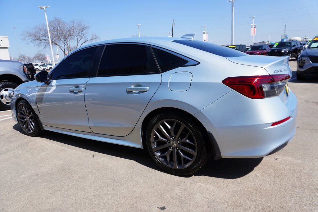 Used 2022 Honda Civic Touring image 3