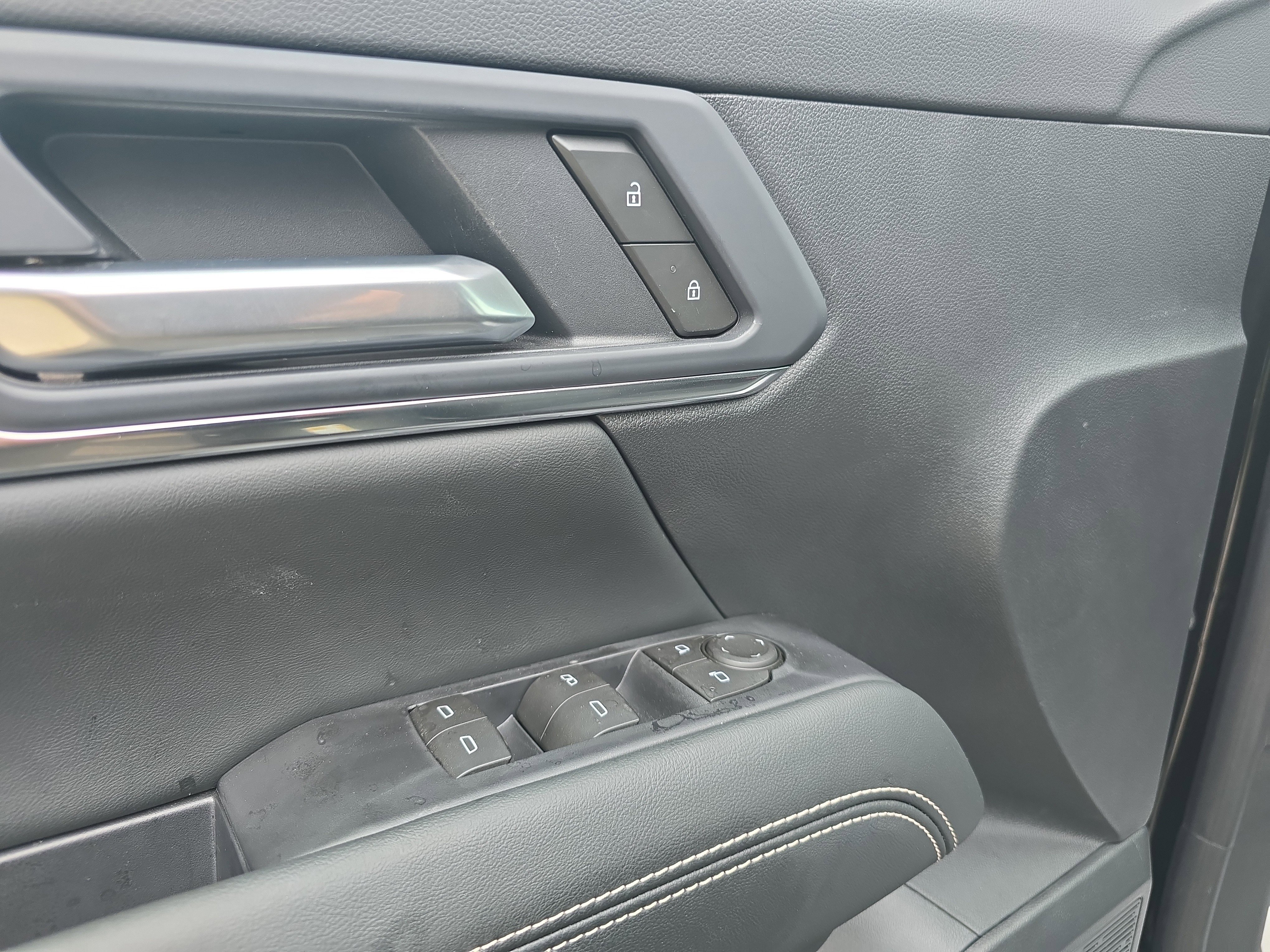 Used 2026 GMC Terrain Elevation w/ Black Edition image 18