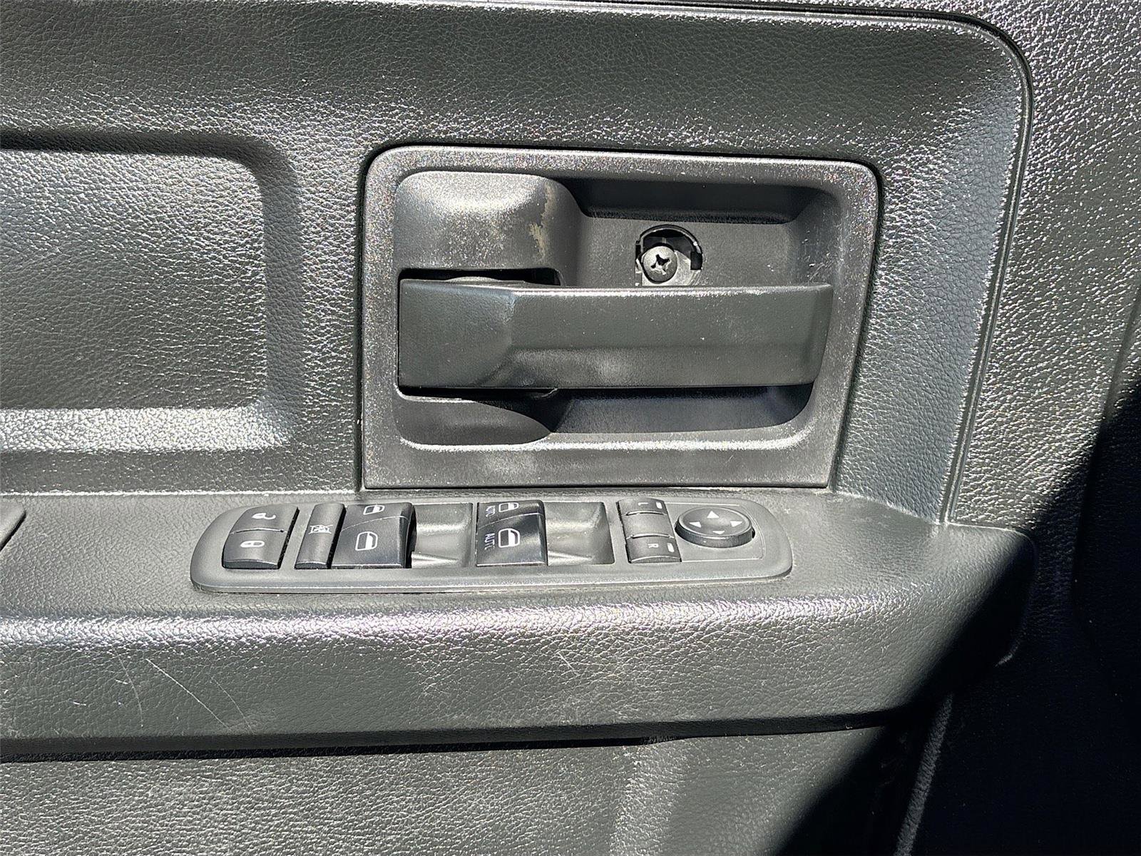 Used 2018 RAM 1500 Express RWD image 17