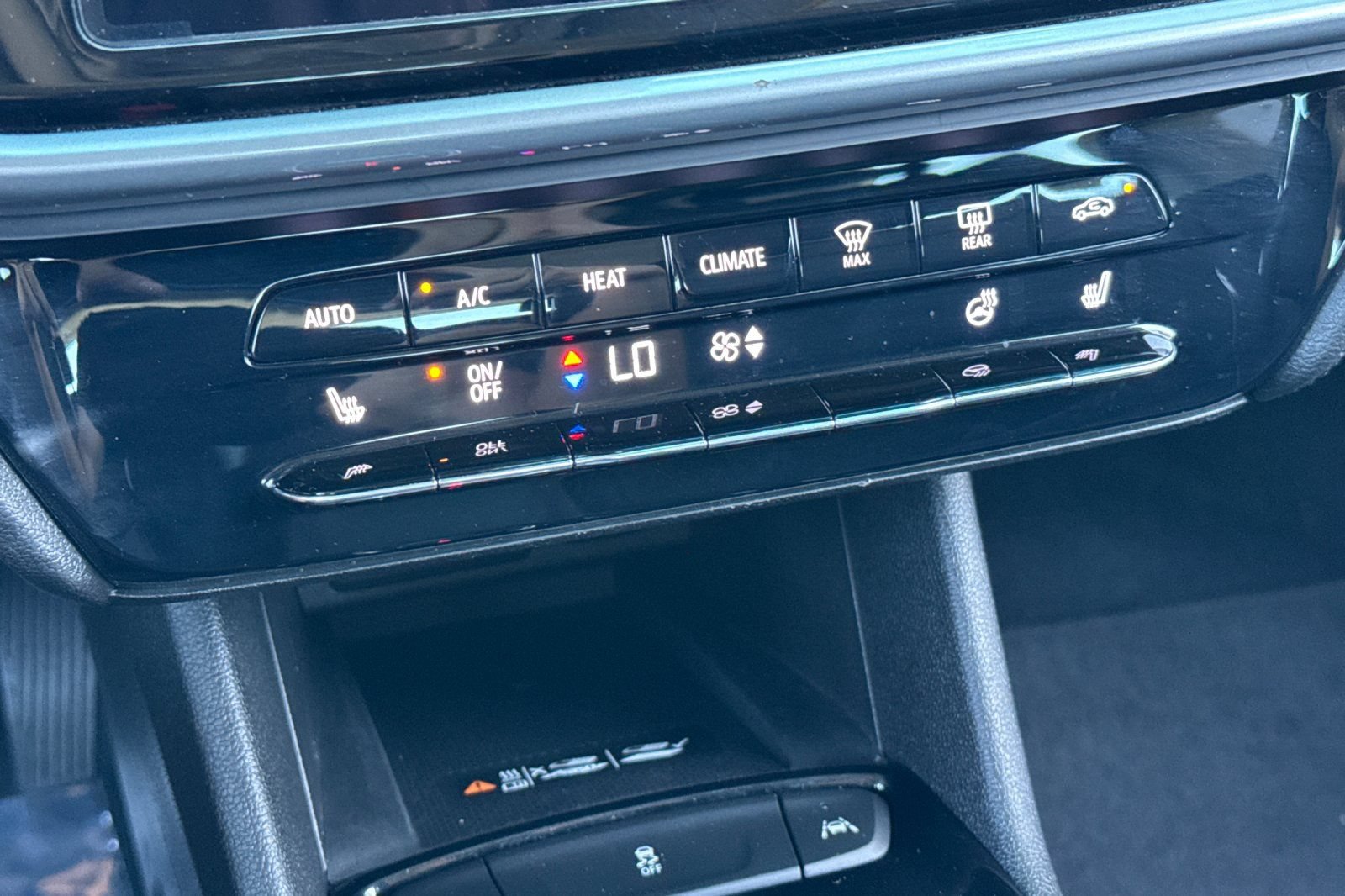 Used 2023 Chevrolet Bolt LT w/ Infotainment Package FWD image 30