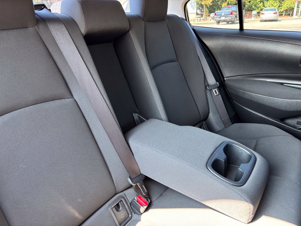 Used 2022 Toyota Corolla LE FWD image 30