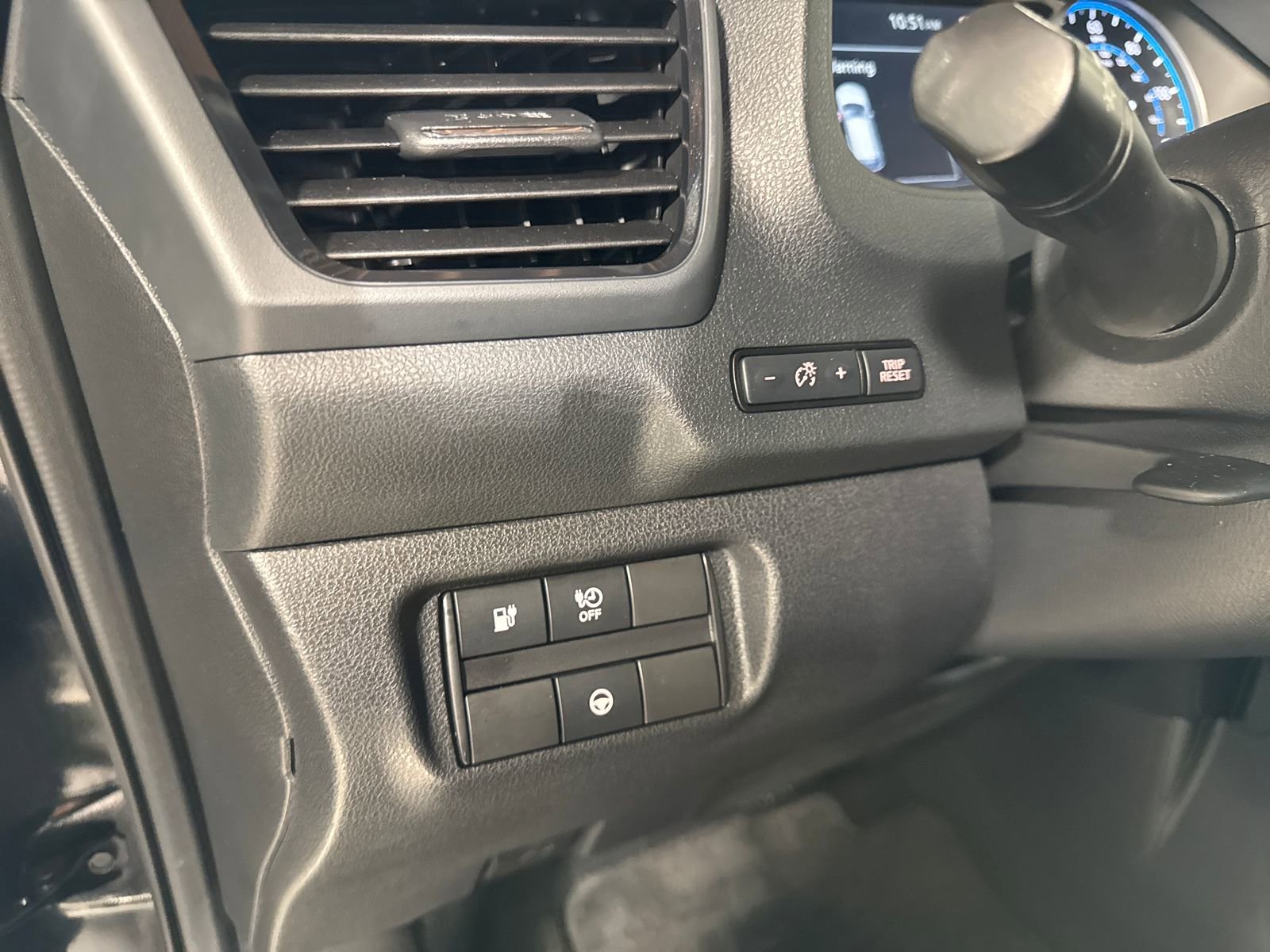 Used 2020 Nissan Leaf SV w/ SV Technology Package FWD image 18