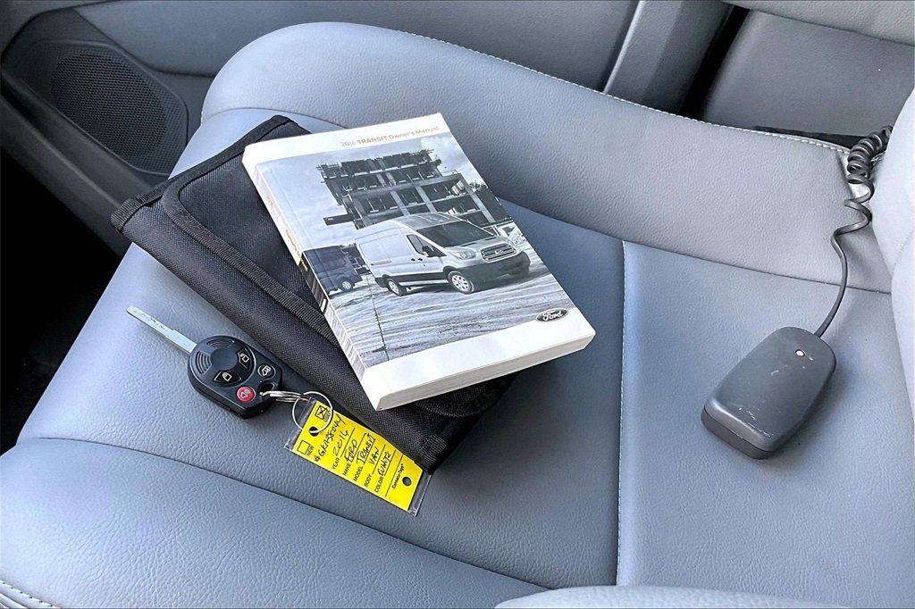 Used 2016 Ford Transit 150 XLT image 10