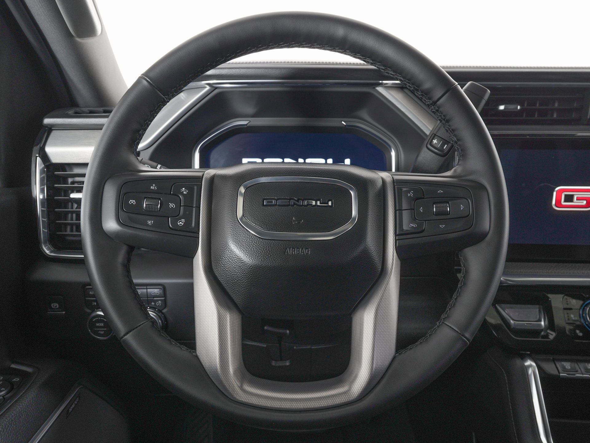 Used 2025 GMC Sierra 2500 Denali w/ Denali Reserve Package image 18