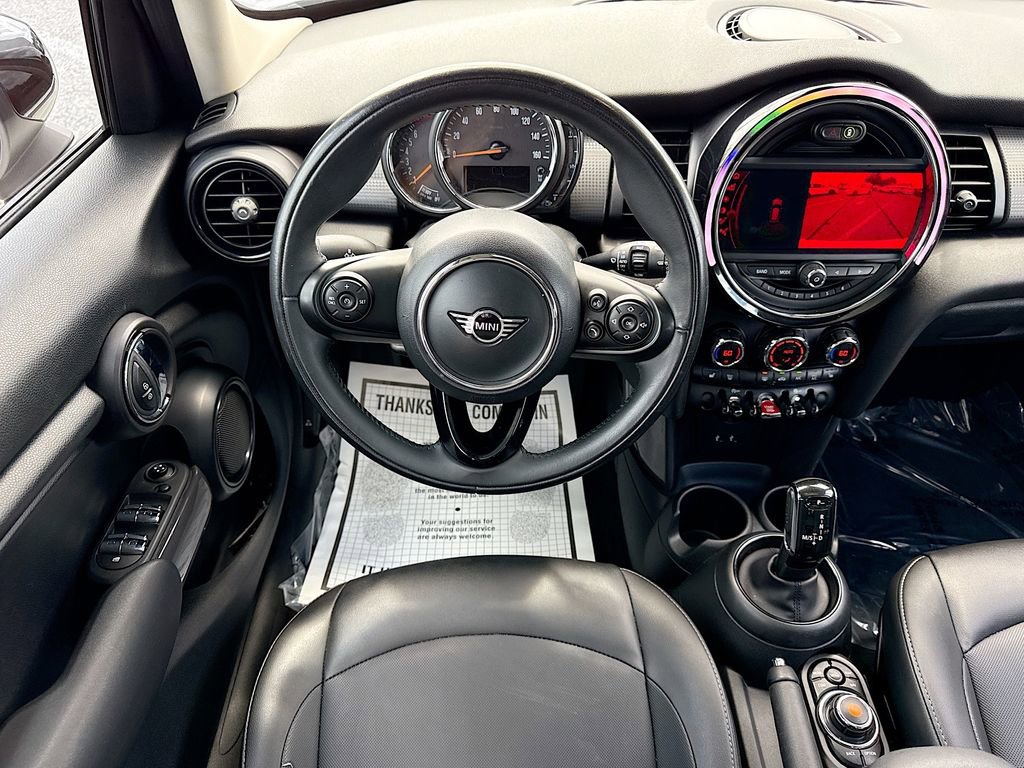 Used 2020 MINI Cooper 4-Door Hardtop image 16