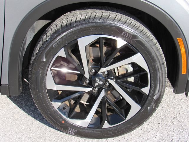 Used 2023 Mitsubishi Outlander SE FWD image 11