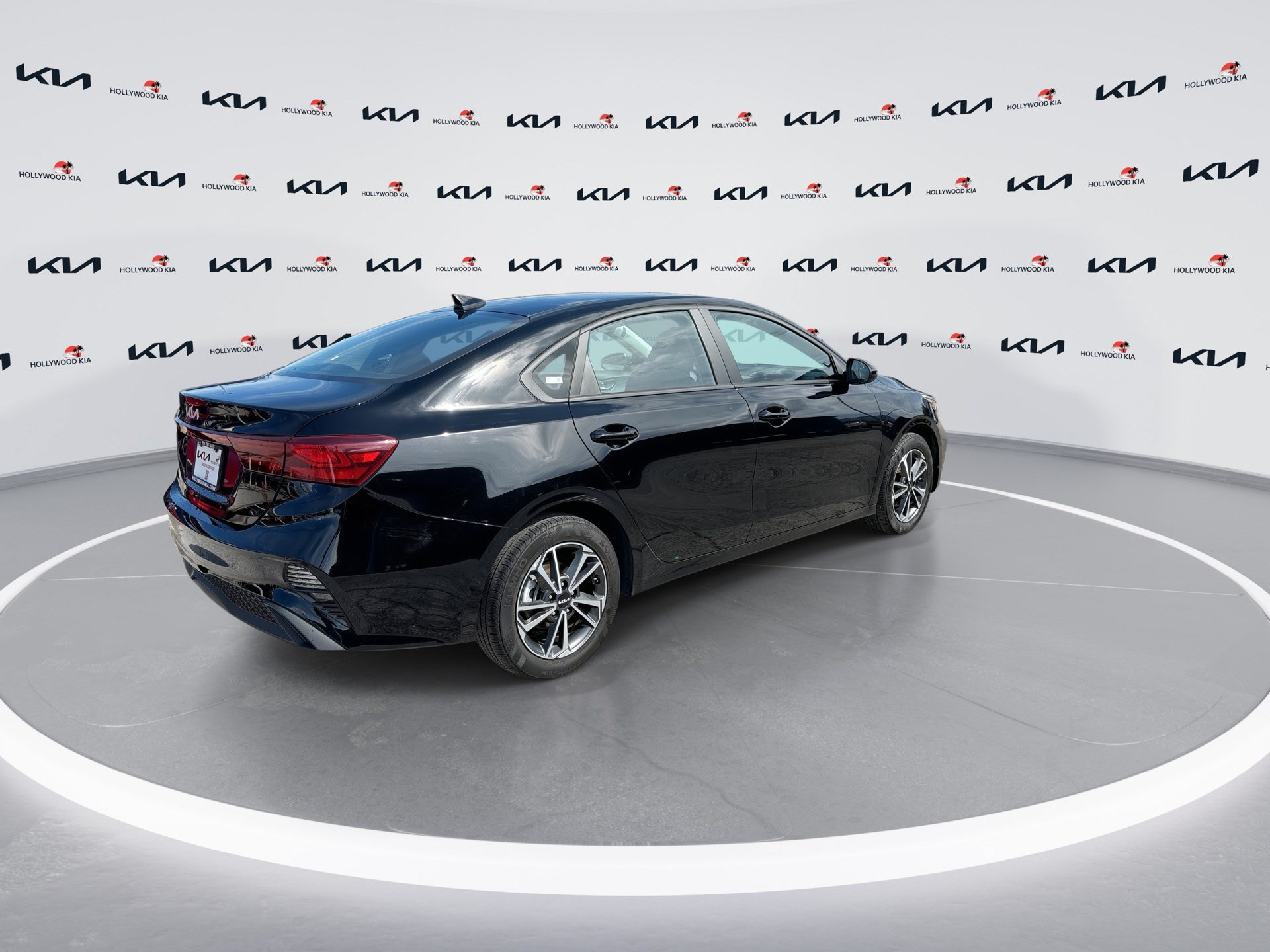 Used 2023 Kia Forte LXS FWD image 8
