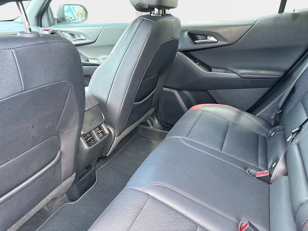 Used 2025 Chevrolet Equinox RS FWD image 14