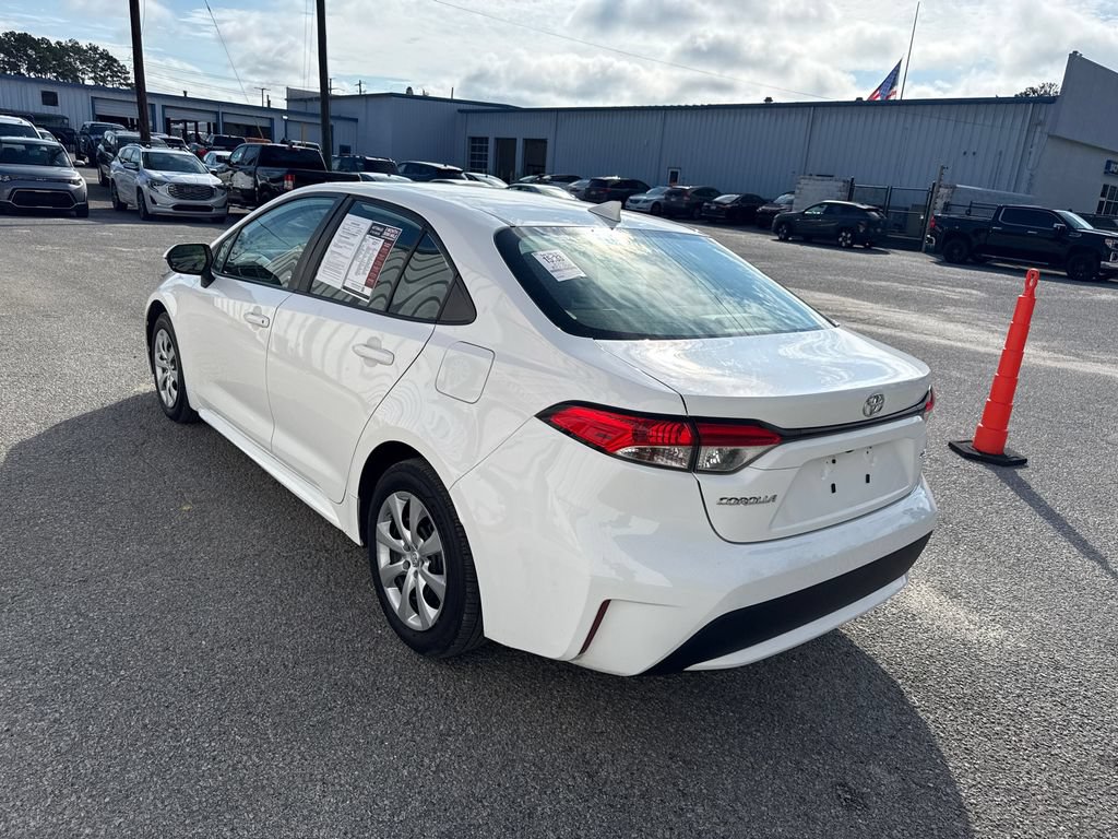 Used 2022 Toyota Corolla LE FWD image 6