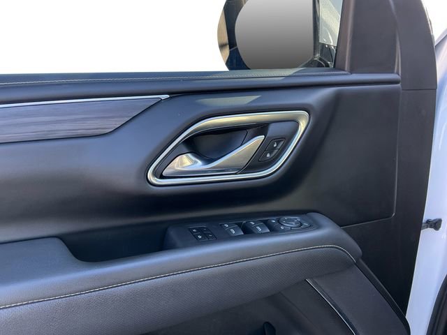 Used 2023 GMC Yukon XL SLT w/ SLT Premium Package image 11