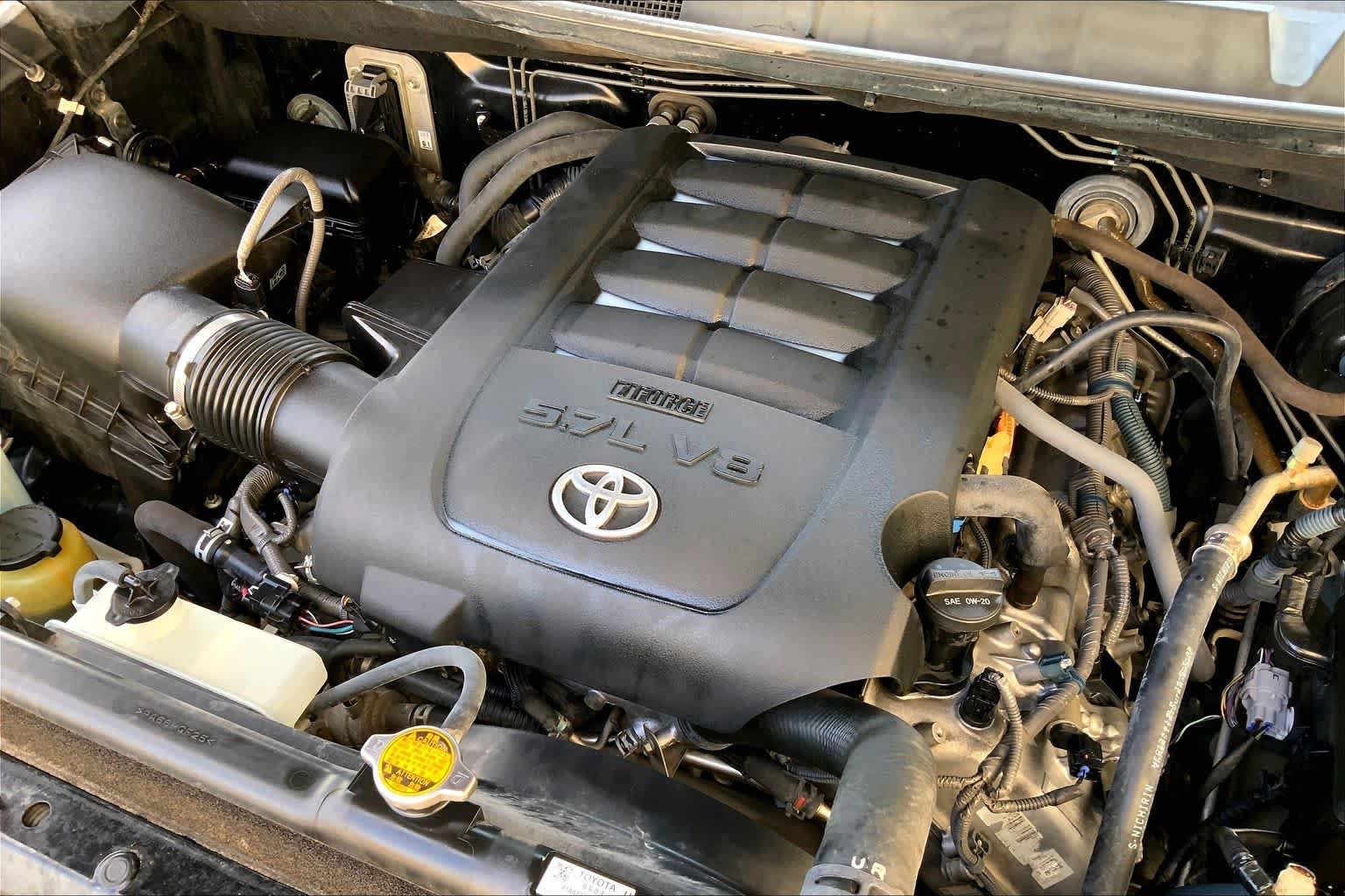 Used 2016 Toyota Tundra SR5 w/ SR5 Upgrade Package AWD/4WD image 32