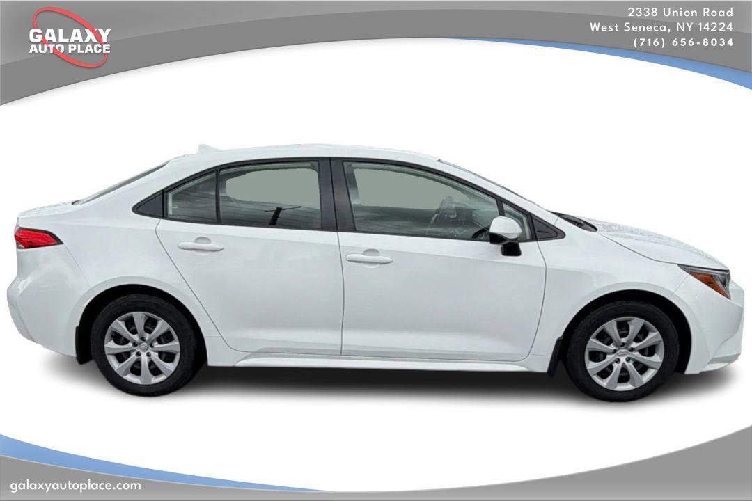 Used 2022 Toyota Corolla LE FWD image 4