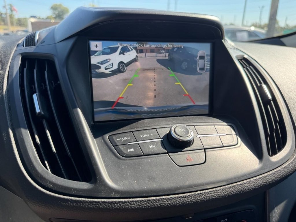 Used 2017 Ford Escape SE w/ Equipment Group 201A FWD image 21