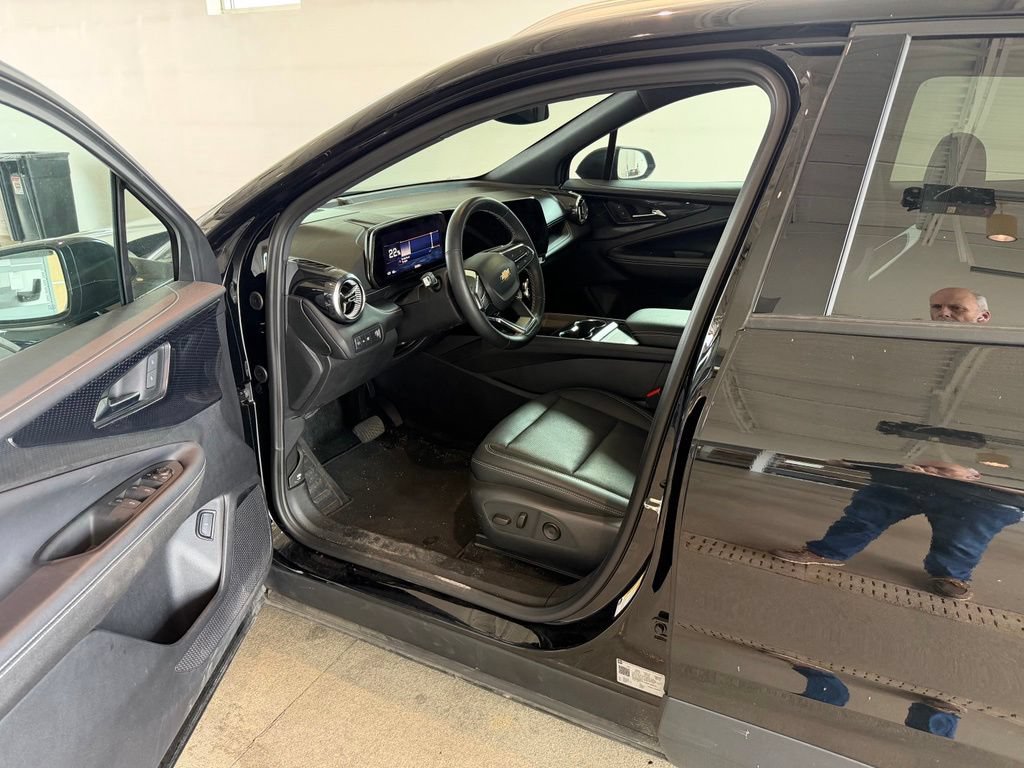 Used 2025 Chevrolet Blazer EV LT AWD/4WD image 5