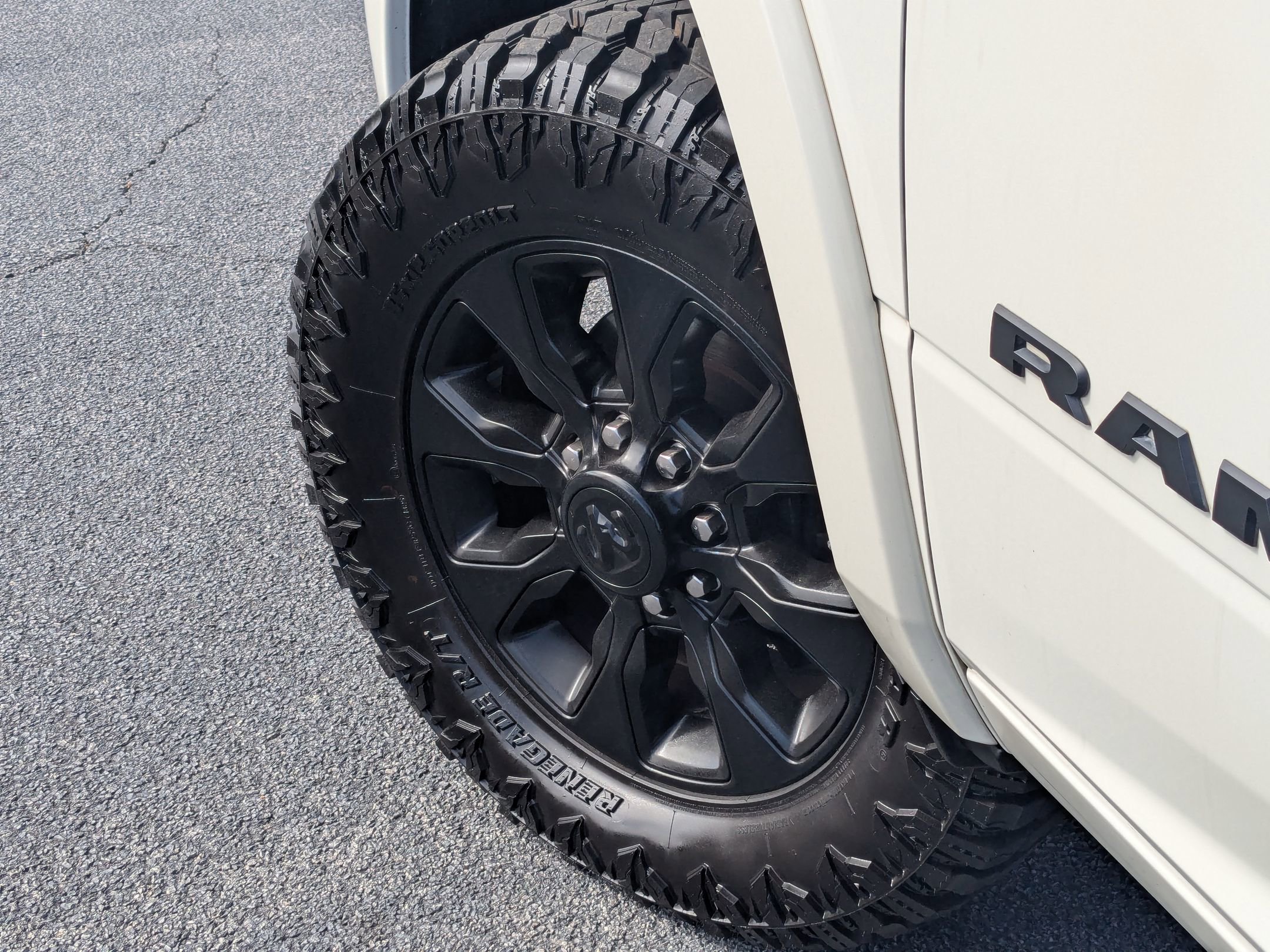 Used 2022 RAM 3500 Limited image 9